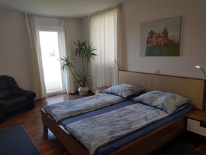 1 bedroom, individually decorated, soundproofing, iron/ironing board - Vila Ema (Ljubljana)