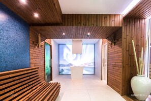 Sauna seca, banheira de hidromassagem, sauna a vapor