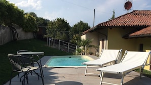 Outdoor pool - Villa Fulvia B&b (Diano d'Alba)
