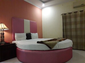 Deluxe Room, 1 Double Bed, Non Smoking | Free WiFi - Dhimi Lodges (Lahore)