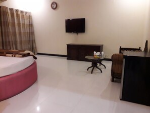 Habitación Deluxe, 1 cama doble, no fumadores | Wifi gratis