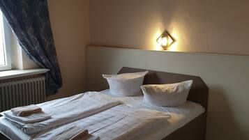Double Room | Desk, soundproofing, iron/ironing board, free WiFi