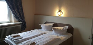 Habitación doble | Escritorio, insonorización, tabla de planchar con plancha y wifi gratis 