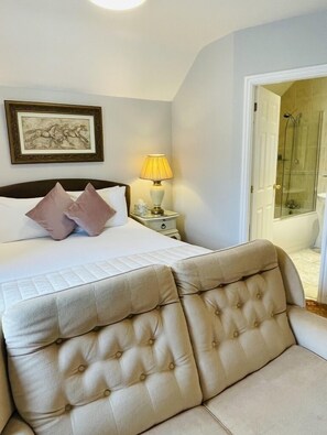 Soundproofing, iron/ironing board, free WiFi, bed sheets - Fairlight Guesthouse (Penrith)