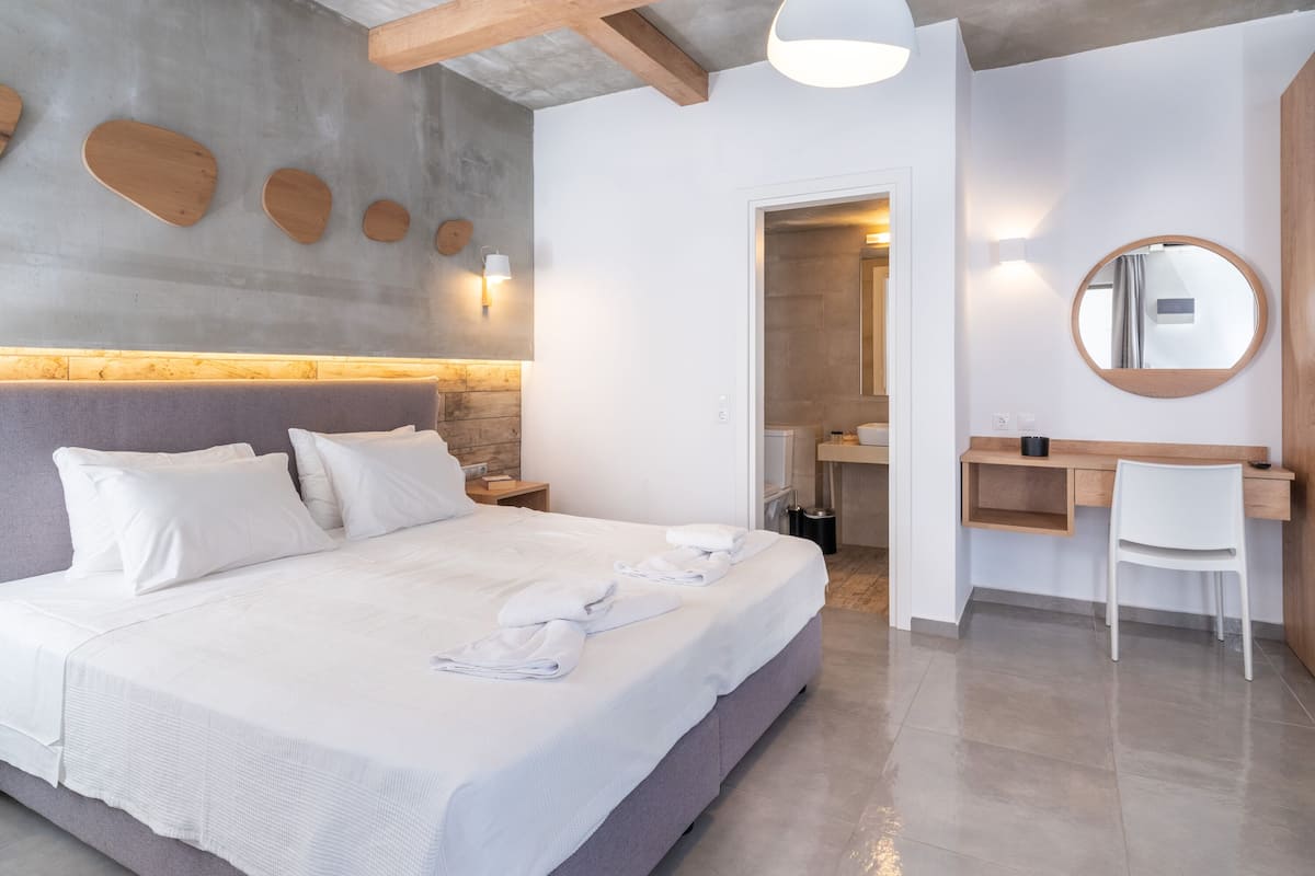 1 bedroom, in-room safe, individually decorated, individually furnished