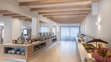 Petit déjeuner buffet