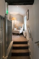 Suite, Mountain View (The Horse & Farrier) | Free WiFi, bed sheets