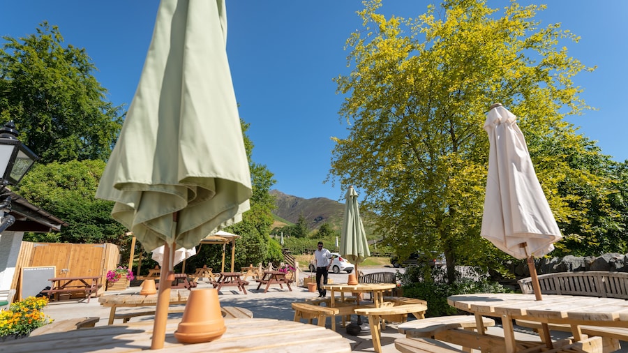 The Horse & Farrier Inn and The Salutation Inn