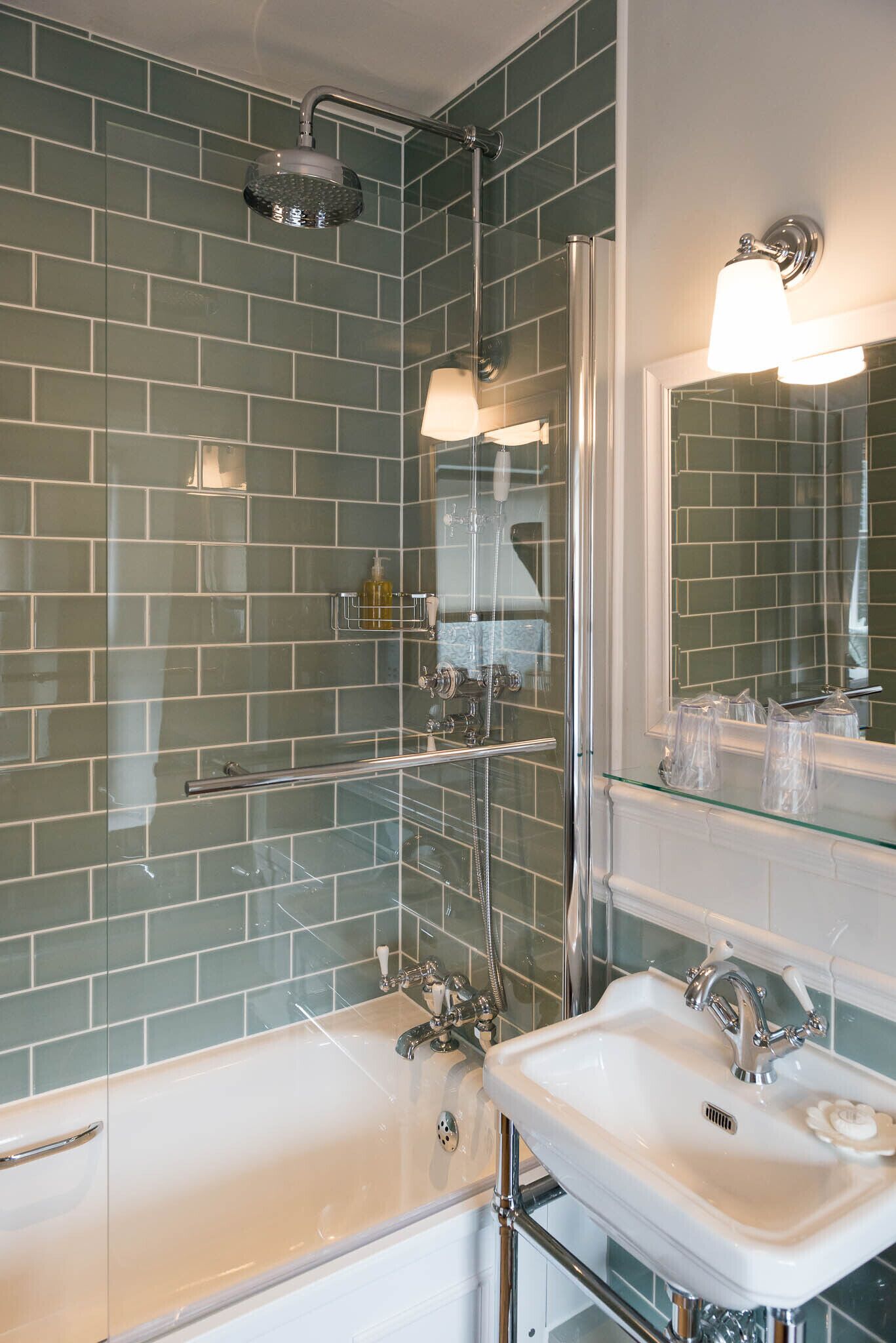 Standard-Doppel- oder -Zweibettzimmer (The Horse & Farrier) | Badezimmer | Handtücher, Seife, Shampoo, Toilettenpapier