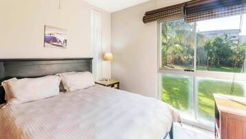 Family Apartment | 2 bedrooms, iron/ironing board, bed sheets