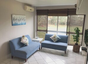 En 32-tommers TV med Parabol-TV