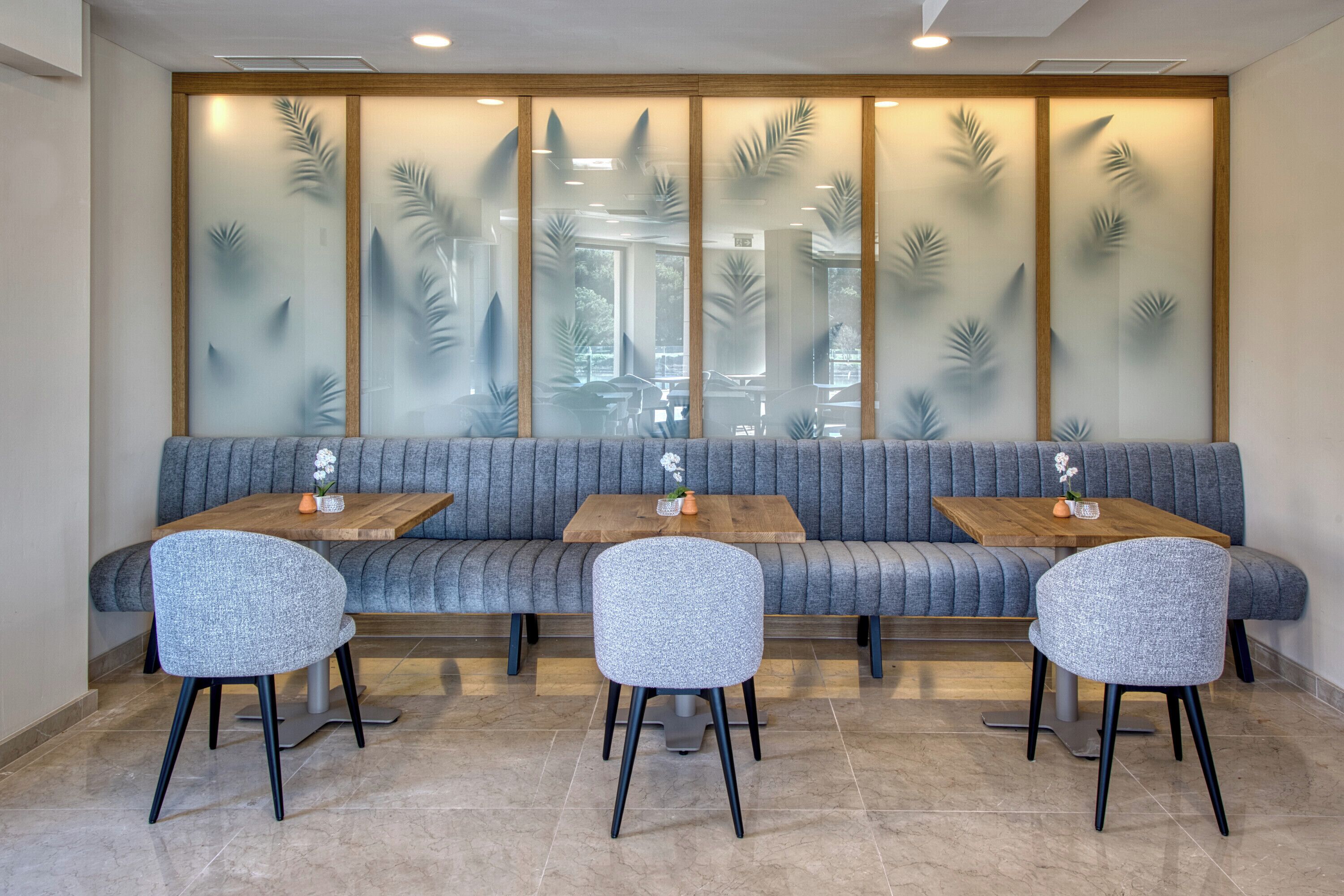 Bao gồm bữa sáng buffet hàng ngày 