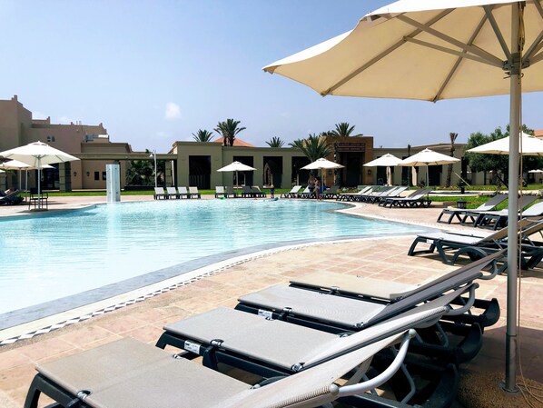 3 outdoor pools, pool loungers - Oasis Saidia Palace & Blue Pearl (Saidia)
