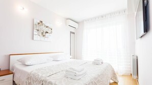 Villa exclusiva | 3 dormitorios, caja fuerte, escritorio y tabla de planchar con plancha