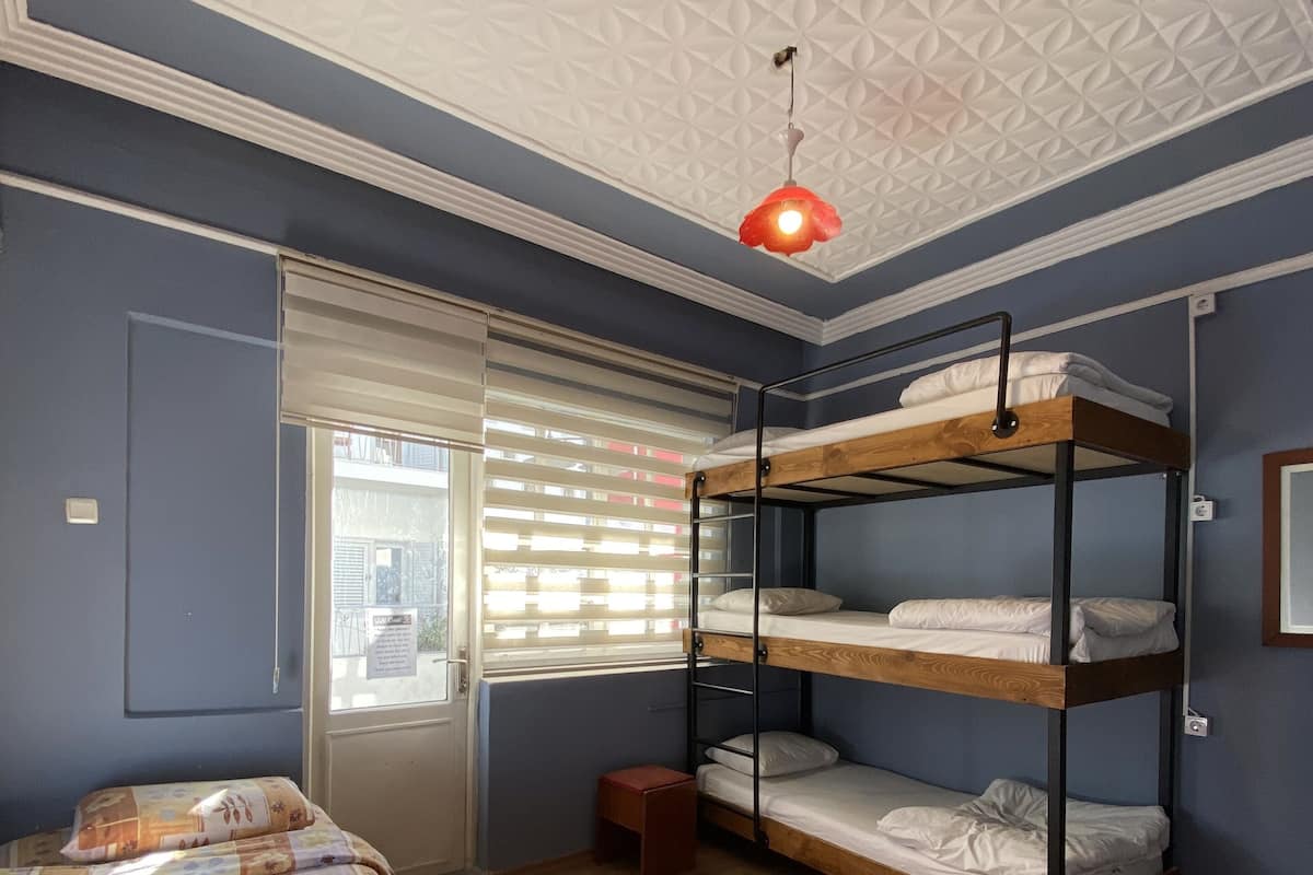 In-room safe, WiFi (free), bed sheets