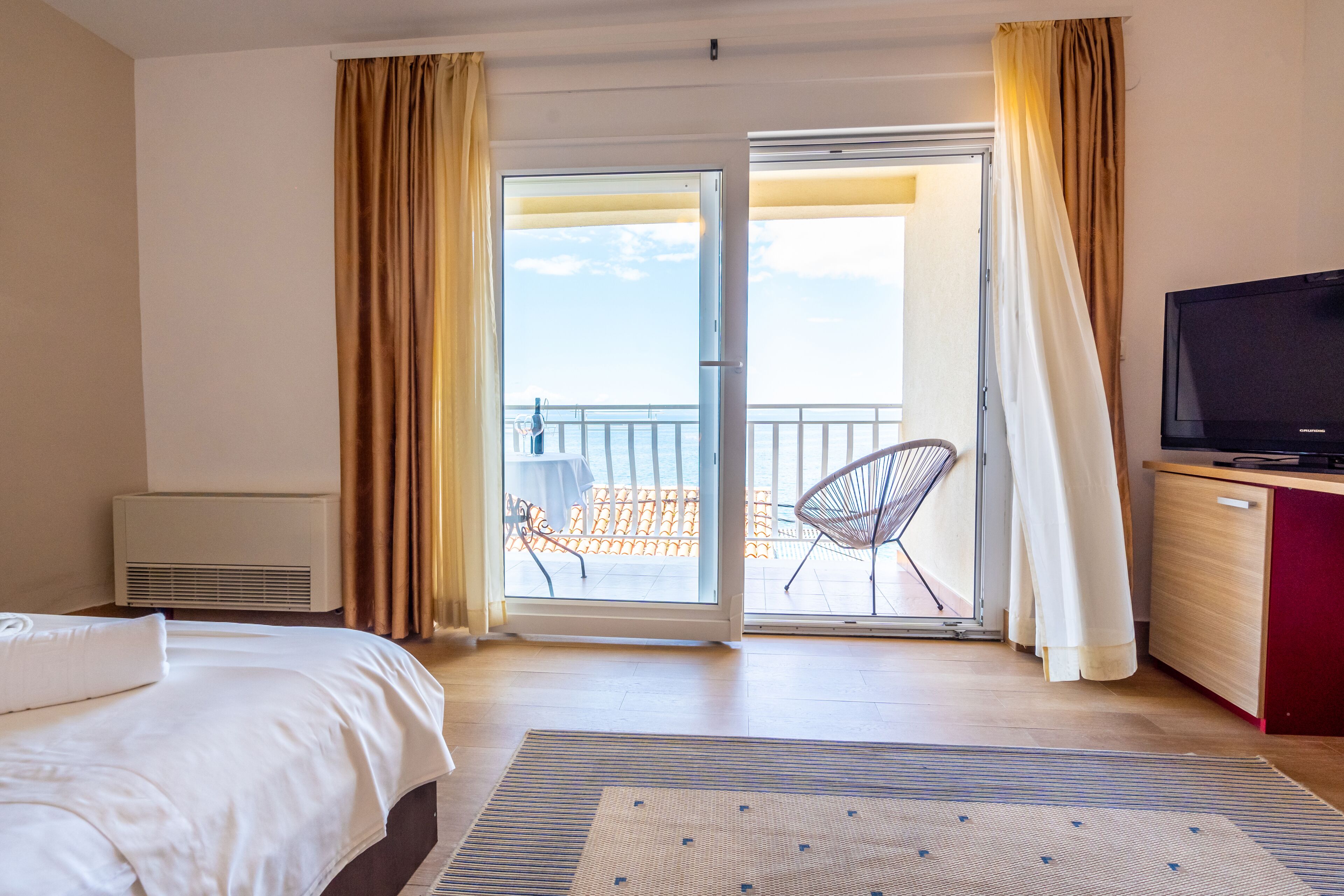Superior Room, Sea View | Desk, soundproofing, iron/ironing board, free cots/infant beds
