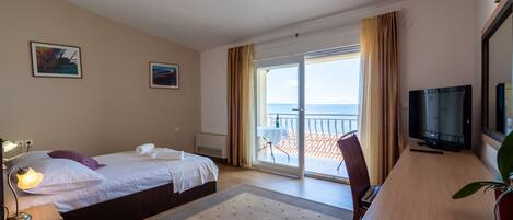 Superior Room, Sea View | Desk, soundproofing, iron/ironing board, free cots/infant beds