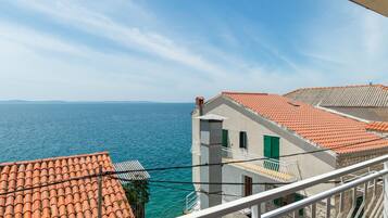 高级房, 海景 | 办公桌、隔音、熨斗/熨板、免费婴儿床