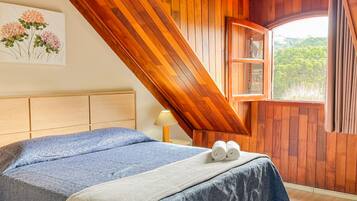 Minibar, wifi gratis y ropa de cama