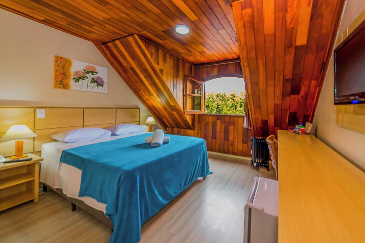 Minibar, wifi gratis, ropa de cama