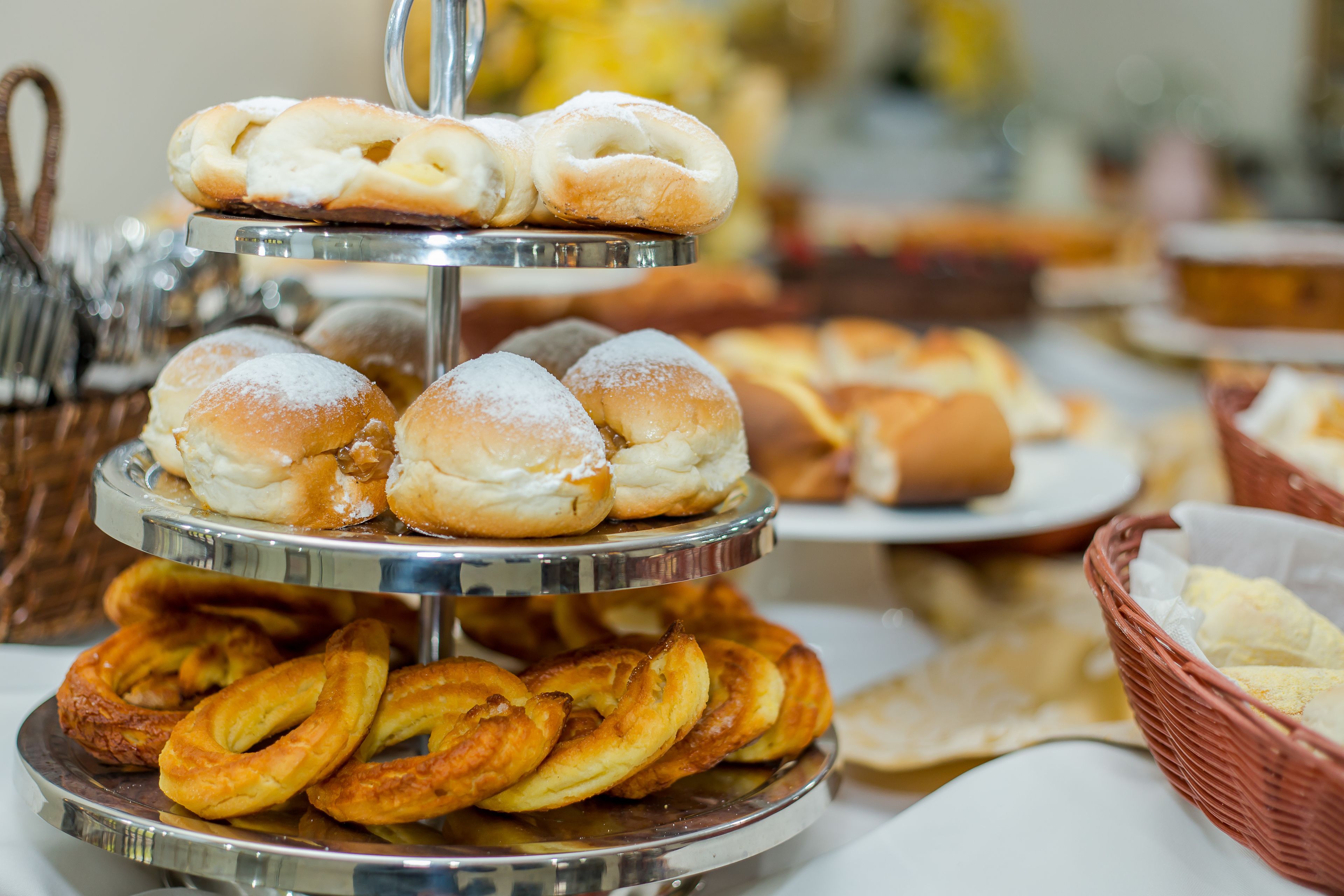 daily buffet breakfast for a fee