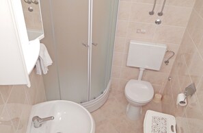 Appartement, vue jardin | Salle de bain