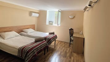 Standard Twin Room, 2 Twin Beds, Non Smoking | Desk, soundproofing, iron/ironing board, free WiFi