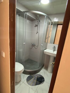 Chambre Standard avec lits jumeaux, 2 lits une place, non-fumeur | Salle de bain