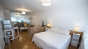 Apartment, 1 Double Bed, Non Smoking | WiFi (free), bed sheets - Arenales & Pueyrredon (Buenos Aires)