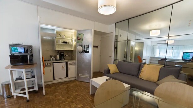 Interior - Arenales & Pueyrredon (Buenos Aires)