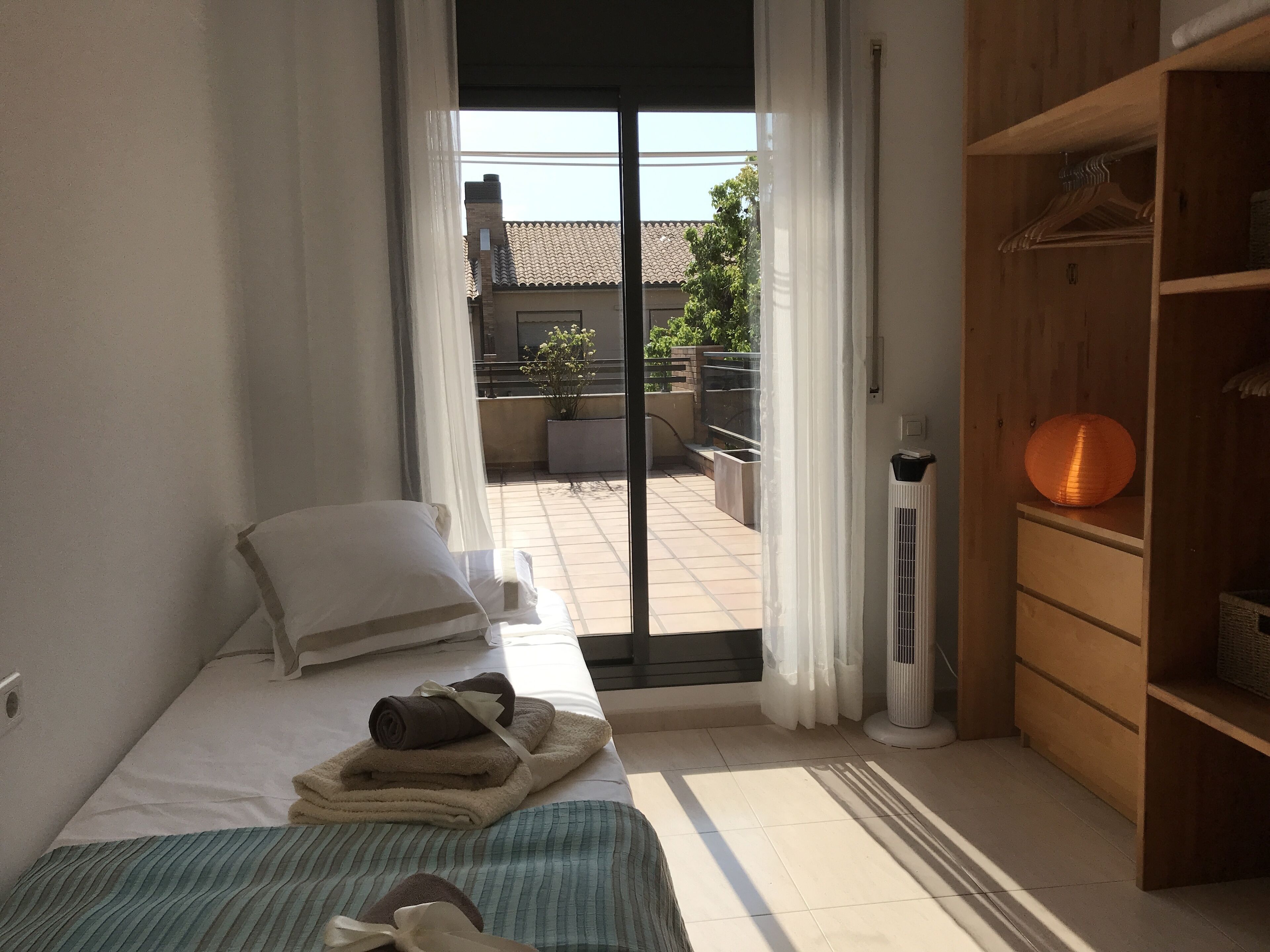 4 bedrooms, desk, iron/ironing board, free WiFi