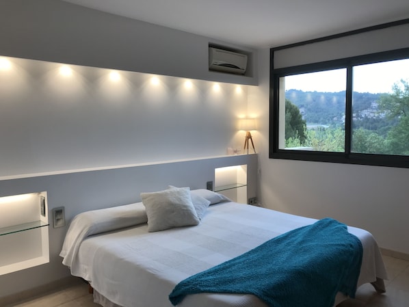 4 chambres, bureau, fer et planche à repasser, Wi-Fi gratuit