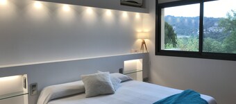 House for 8-9 people 25 min from Barcelona, Montserrat, Sitges, Penedes.