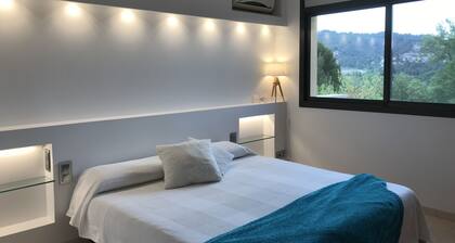 House for 8-9 people 25 min from Barcelona, Montserrat, Sitges, Penedes.