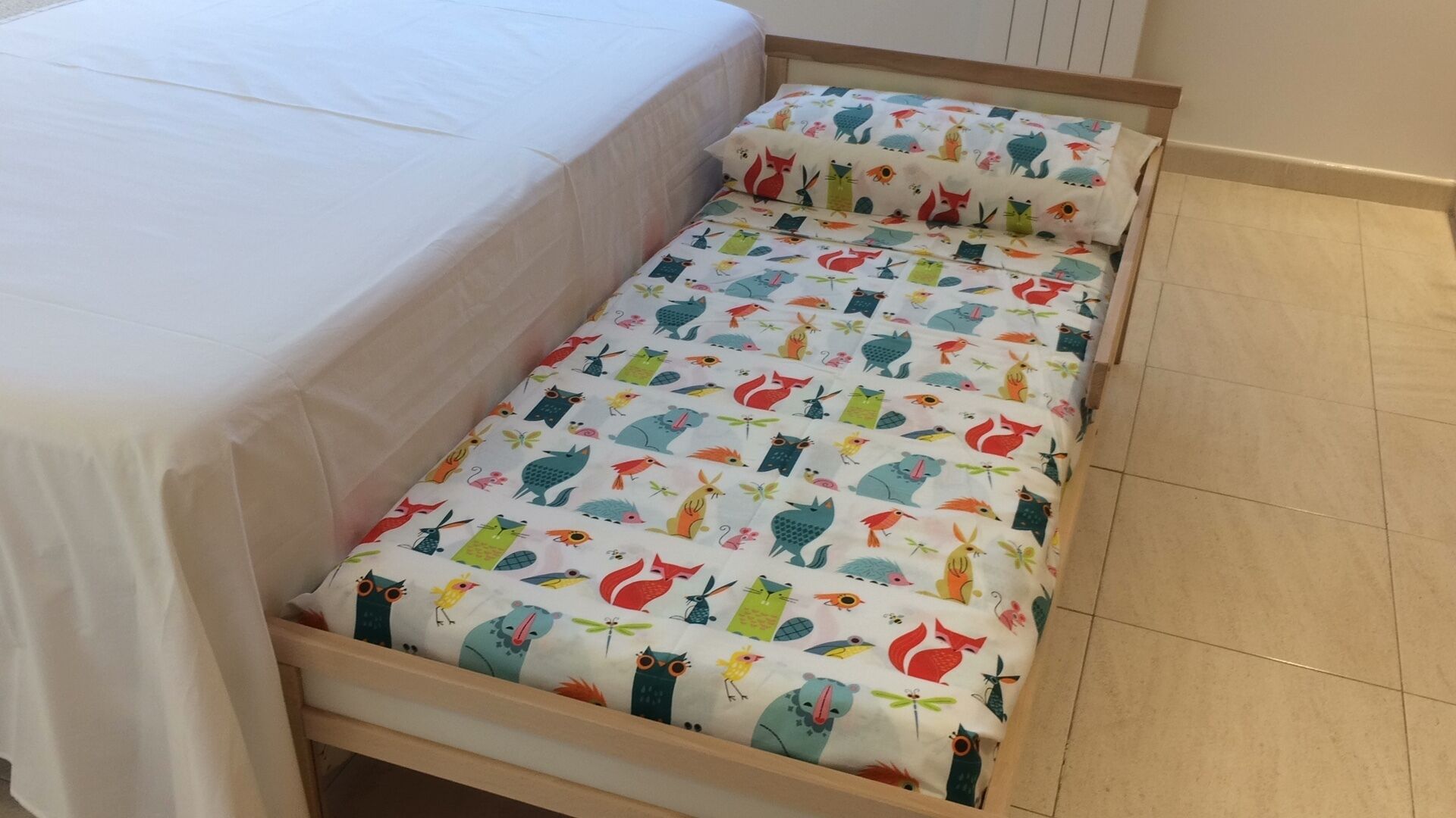 4 bedrooms, desk, iron/ironing board, free WiFi