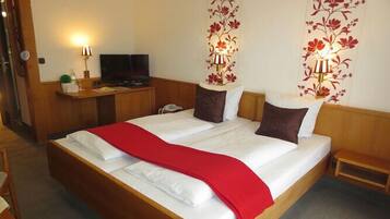 1 bedroom, desk, free WiFi, bed sheets