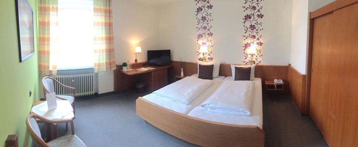 1 bedroom, desk, free wifi, bed sheets