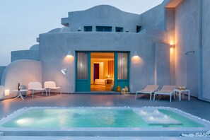 Grand Suite with Private Heated Pool Caldera View | 露台/庭院