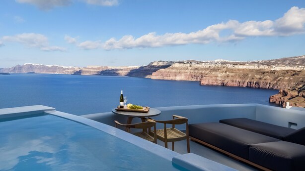 Honeymoon Suite with Private Heated Plunge Pool & Caldera View | Kolam renang outdoor