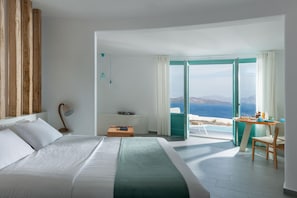 Grand Suite with Private Heated Pool Caldera View | セーフティボックス (室内)、デスク、遮光カーテン、防音設備