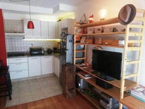 公寓, 1 張標準雙人床, 非吸煙房 | 私人小型廚房 | 大型雪櫃/冰箱、微波爐、爐具、電熱水壺