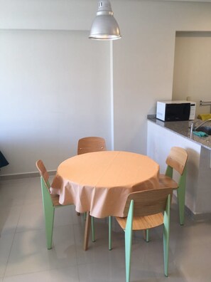 Apartment, 1 Double Bed, Non Smoking | In-room dining - Bulnes & Cabrera (Buenos Aires)