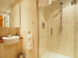 Executive Apartment, 2 Bedrooms, Non Smoking (76) | Bathroom - Queens Highlands (Aberdeen)