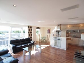 Interior - Queens Highlands (Aberdeen)