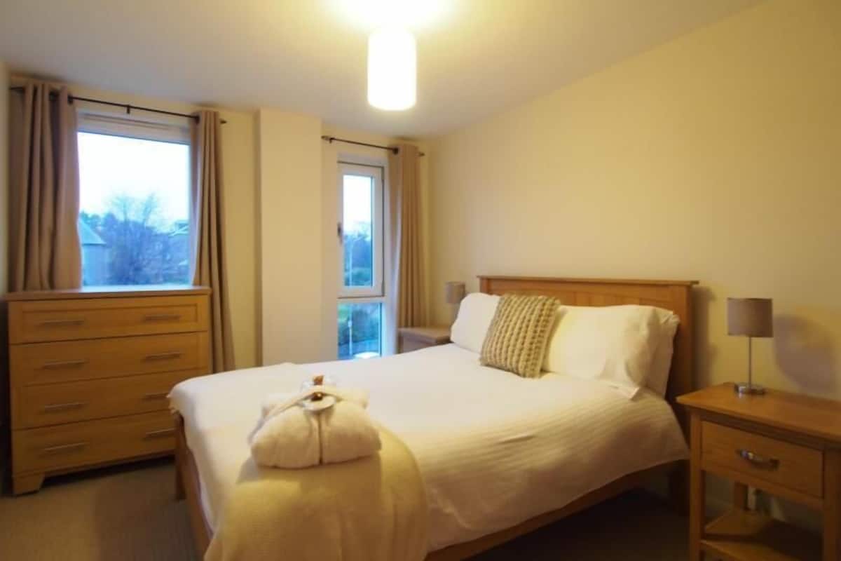 Executive Apartment, 2 Bedrooms, Non Smoking (14) | 2 bedrooms, in-room safe, iron/ironing board, free cots/infant beds