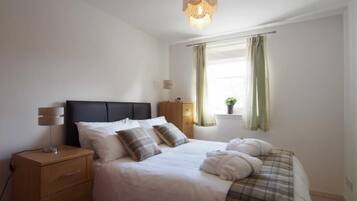 Apartment, 2 Bedrooms, Non Smoking (108F) | 2 bedrooms, in-room safe, iron/ironing board, free cribs/infant beds