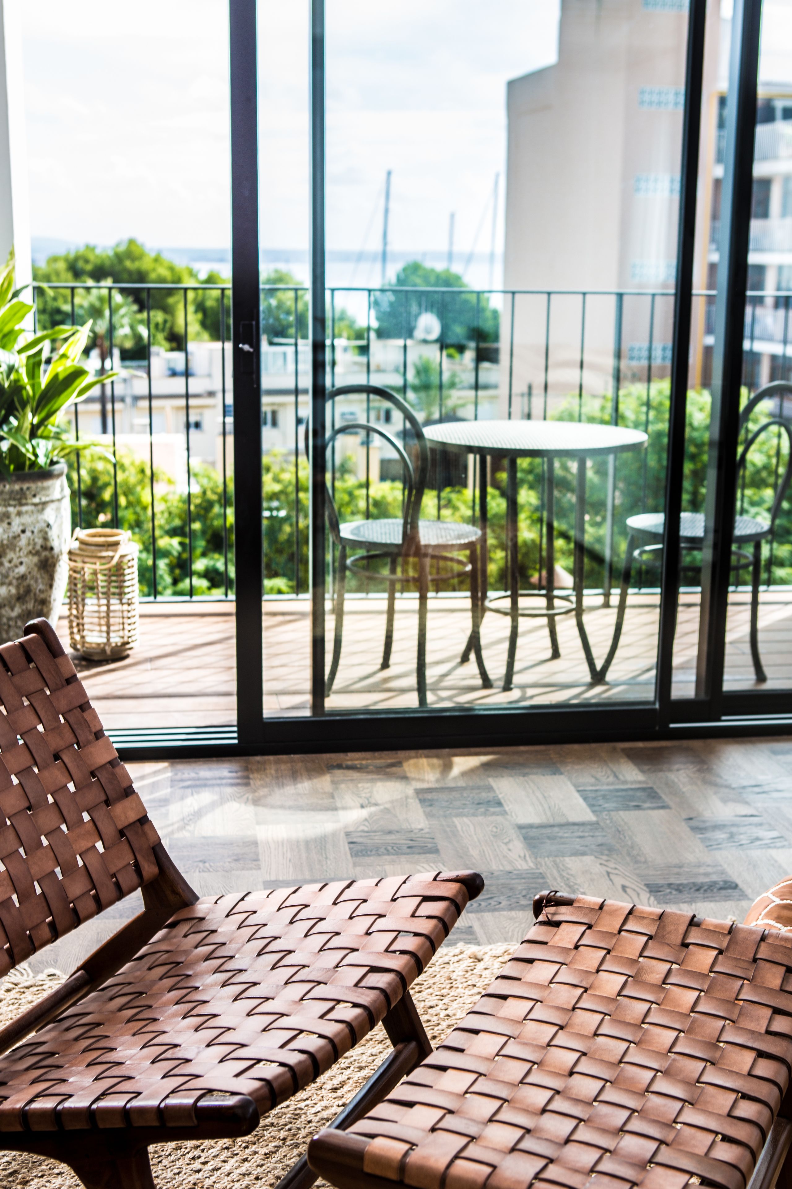 Superior Apartment, 2 bedrooms, 100 m2 | Living area | 50-inch flat-screen TV with digital channels, TV