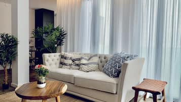 Design Apartment, 1 Bedroom, 50 m2 | Living room