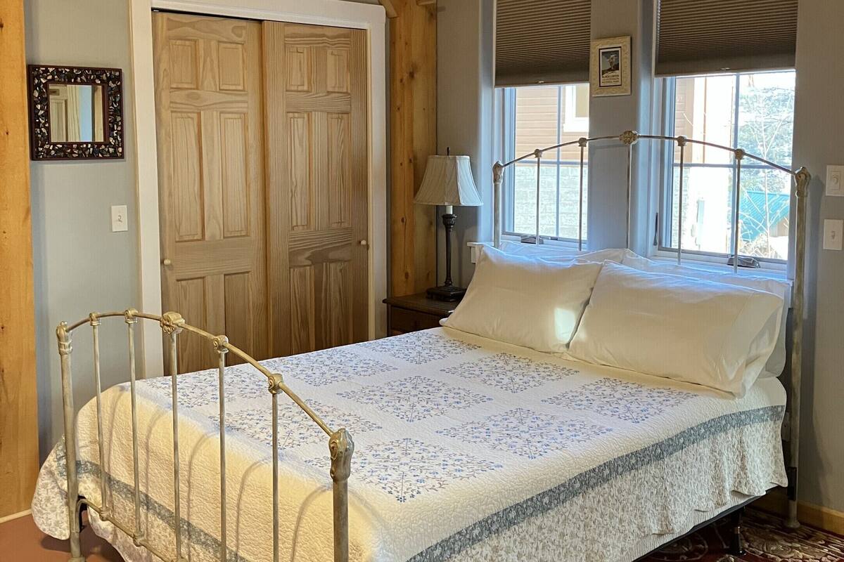 Design Cabin, Ensuite (Self Contained)