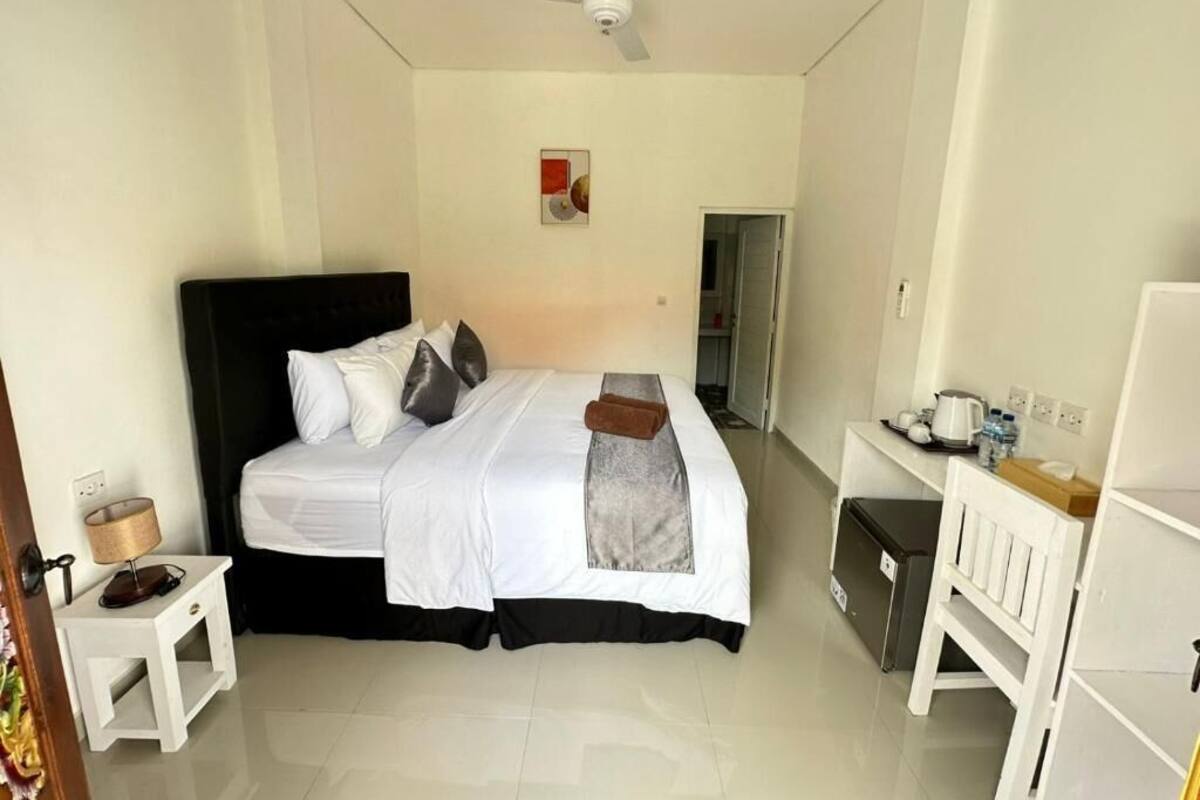 Luxury Double Room, 1 Bedroom, Garden View | In-room safe, desk, laptop workspace, soundproofing